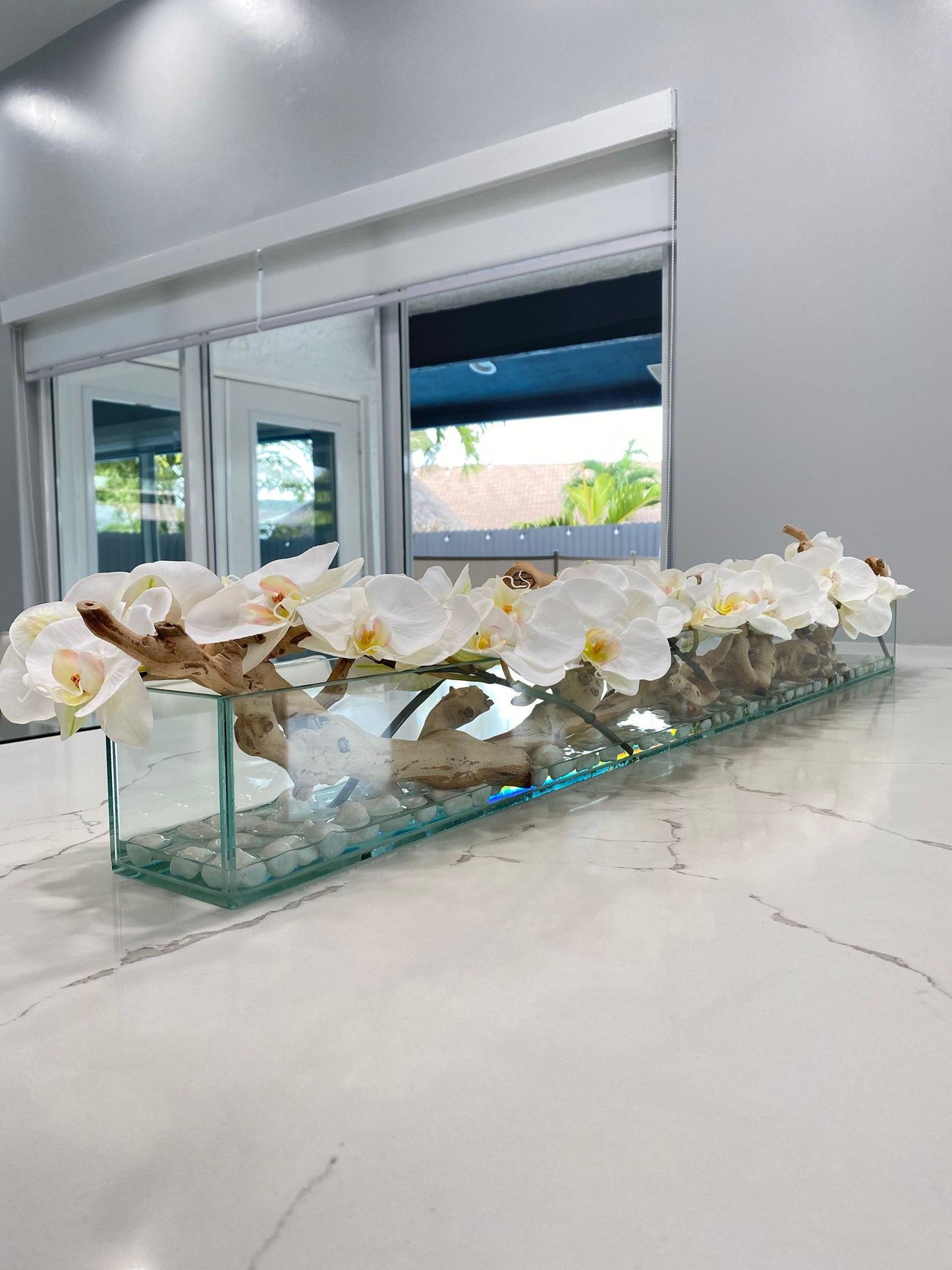 ORCHID AQUARIUM WITH NATURAL WOOD