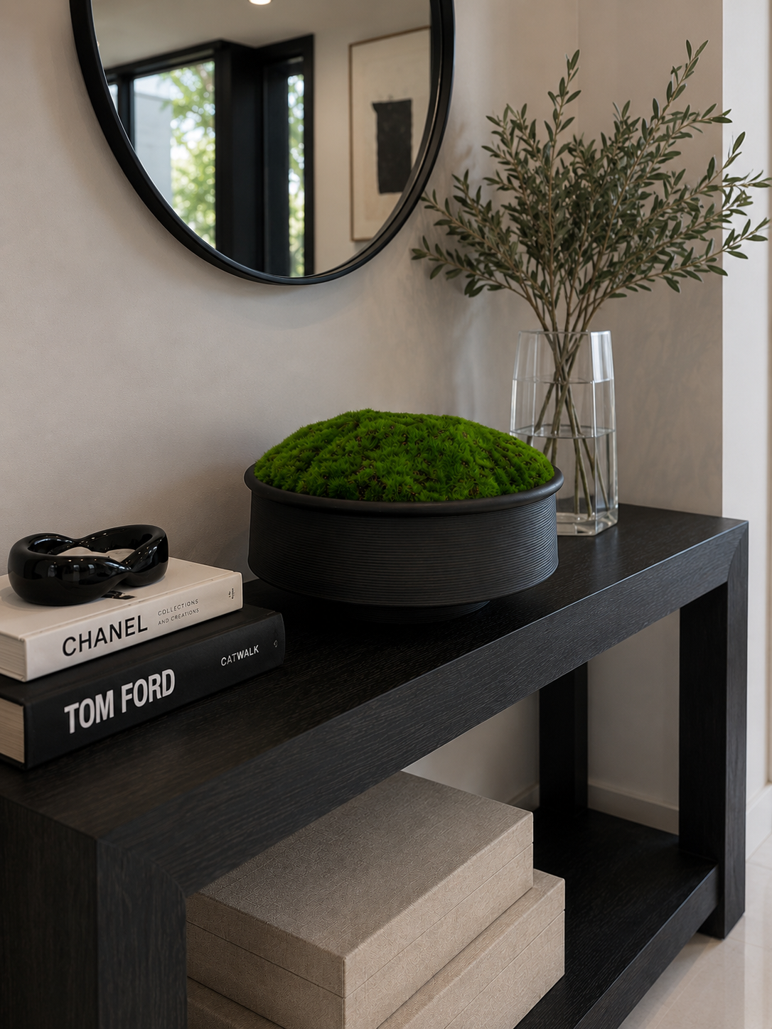 DECORATIVE MOSS ARRANGEMENT IN MATTE BLACK BOWL