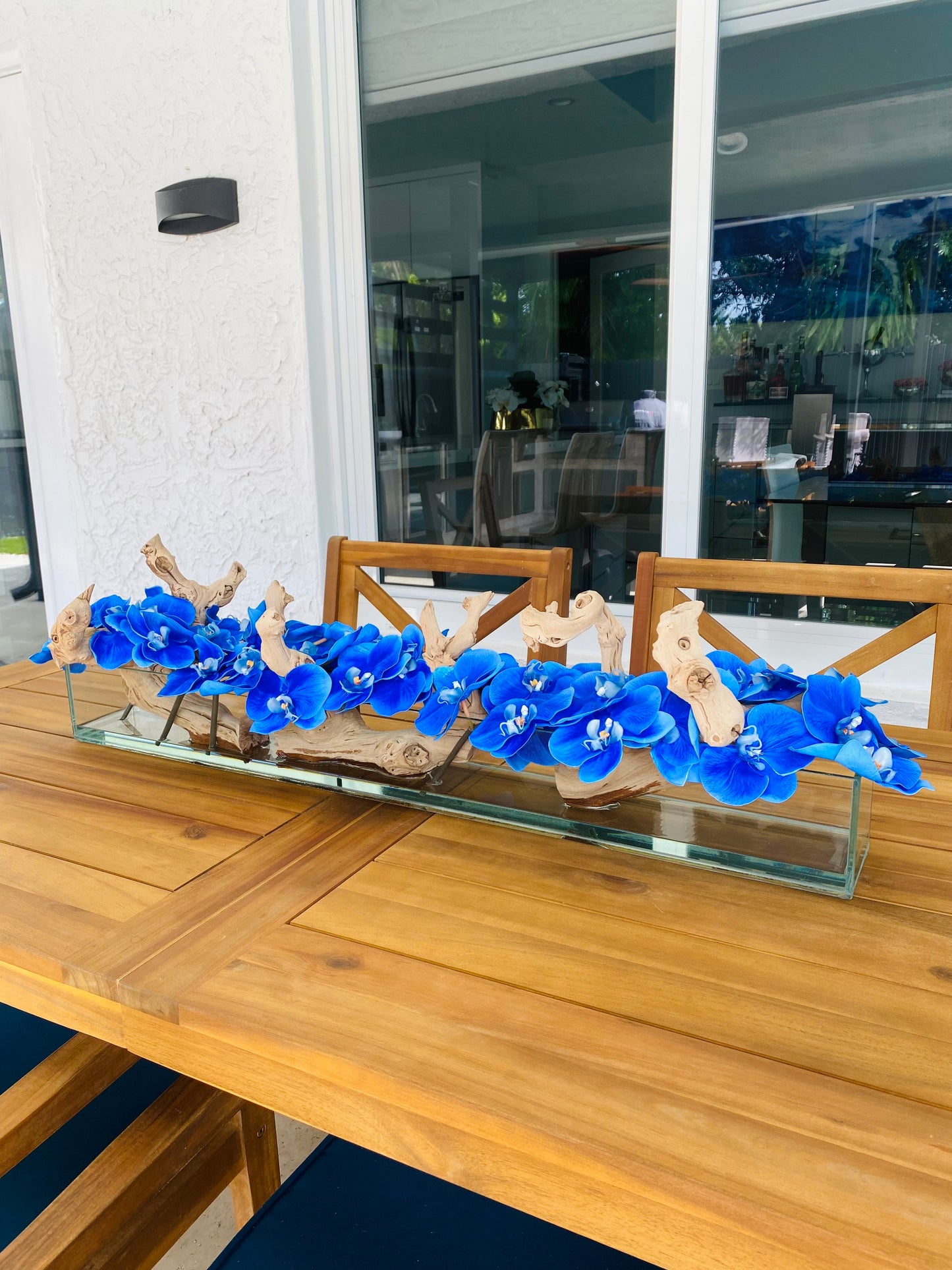 ORCHID AQUARIUM WITH NATURAL WOOD