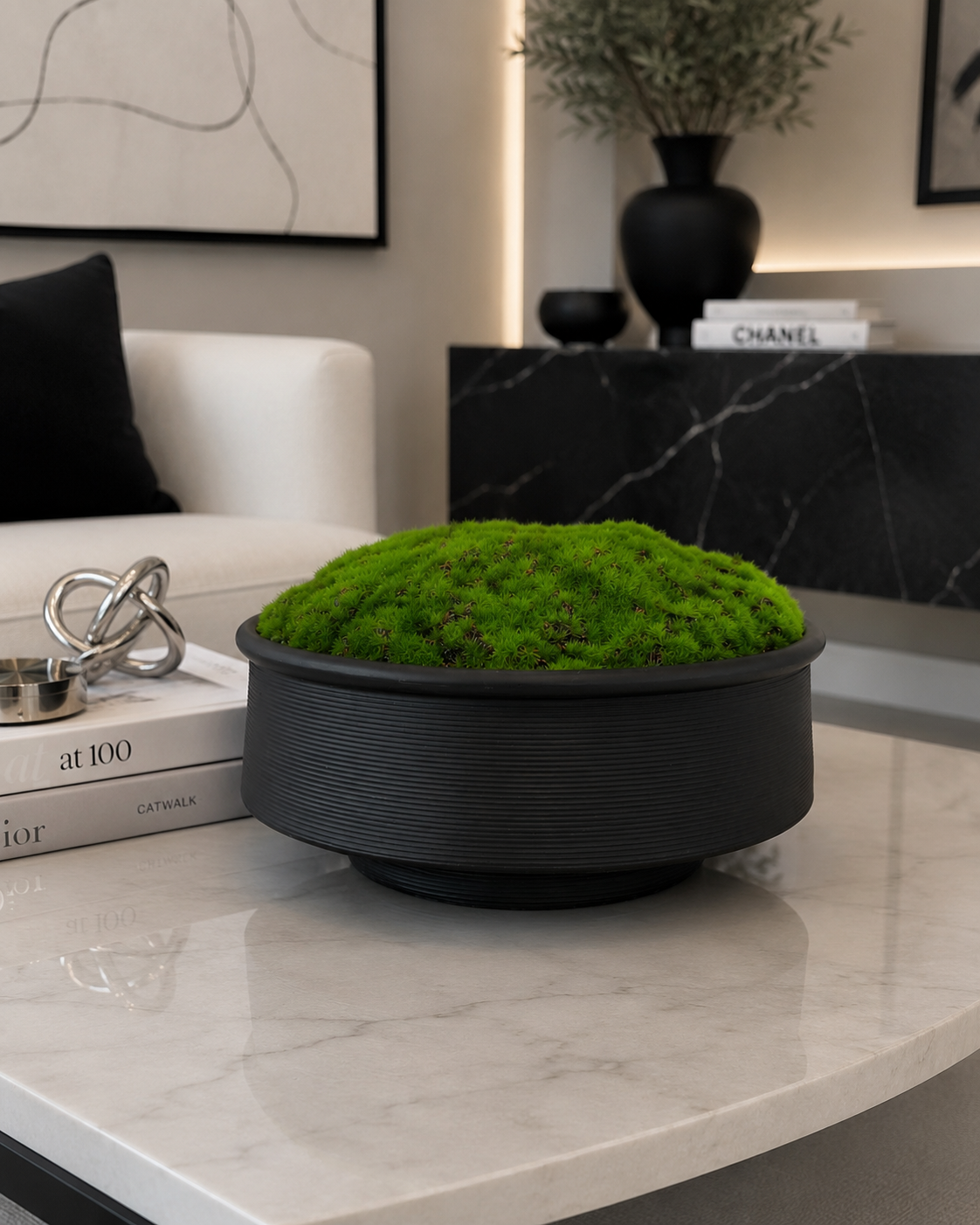 DECORATIVE MOSS ARRANGEMENT IN MATTE BLACK BOWL