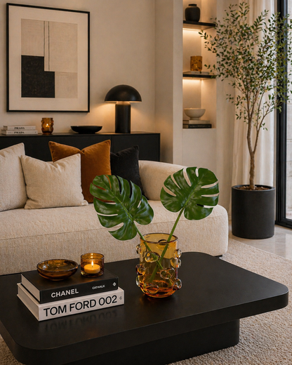 MONSTERA LEAF IN MODERN GLASS VASE