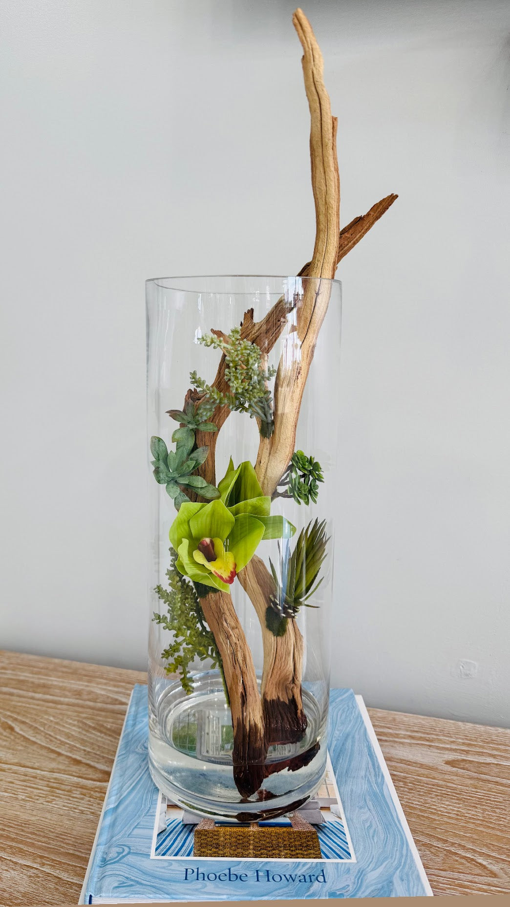 WOOD & SUCCULENT DECORATIVE CYLINDER