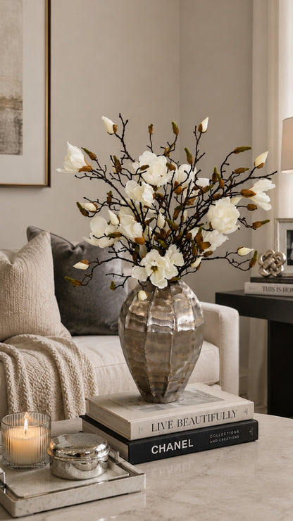 MAGNOLIA ELEFANCE IN TEXTURED SILVER VASE