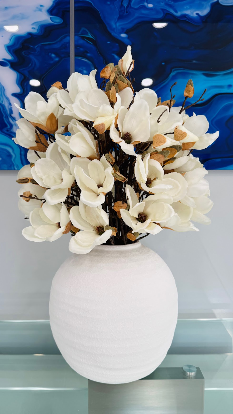 WHITE KONOS VASE WITH MAGNOLIAS