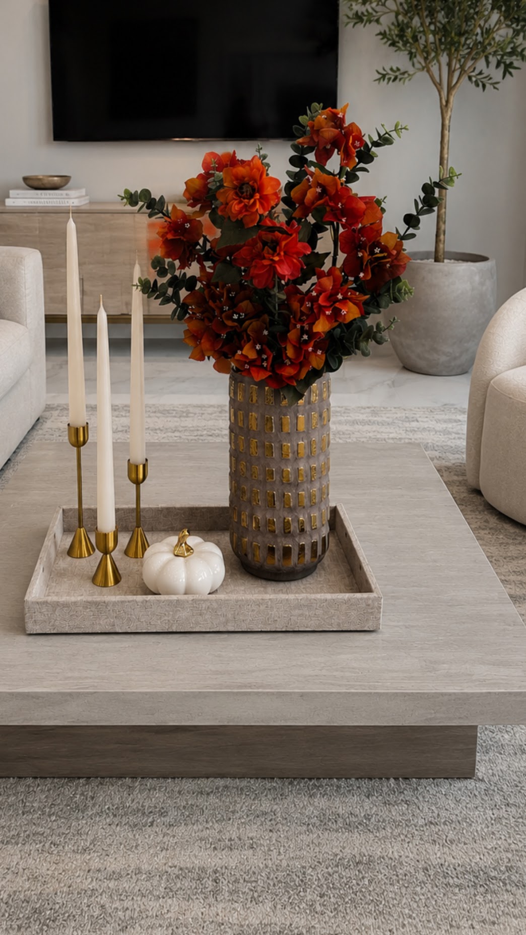 SET AUTUMN FLORAL ARRANGEMENT IN DECORATIVE GOLD CERAMIC VASE