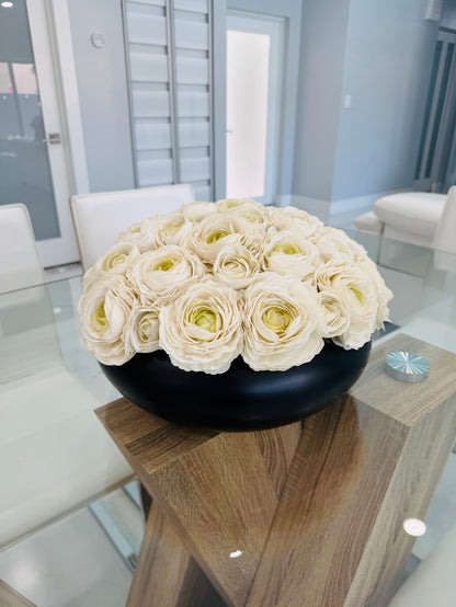 RANUNCULUS IN CERAMIC BLACK VASE