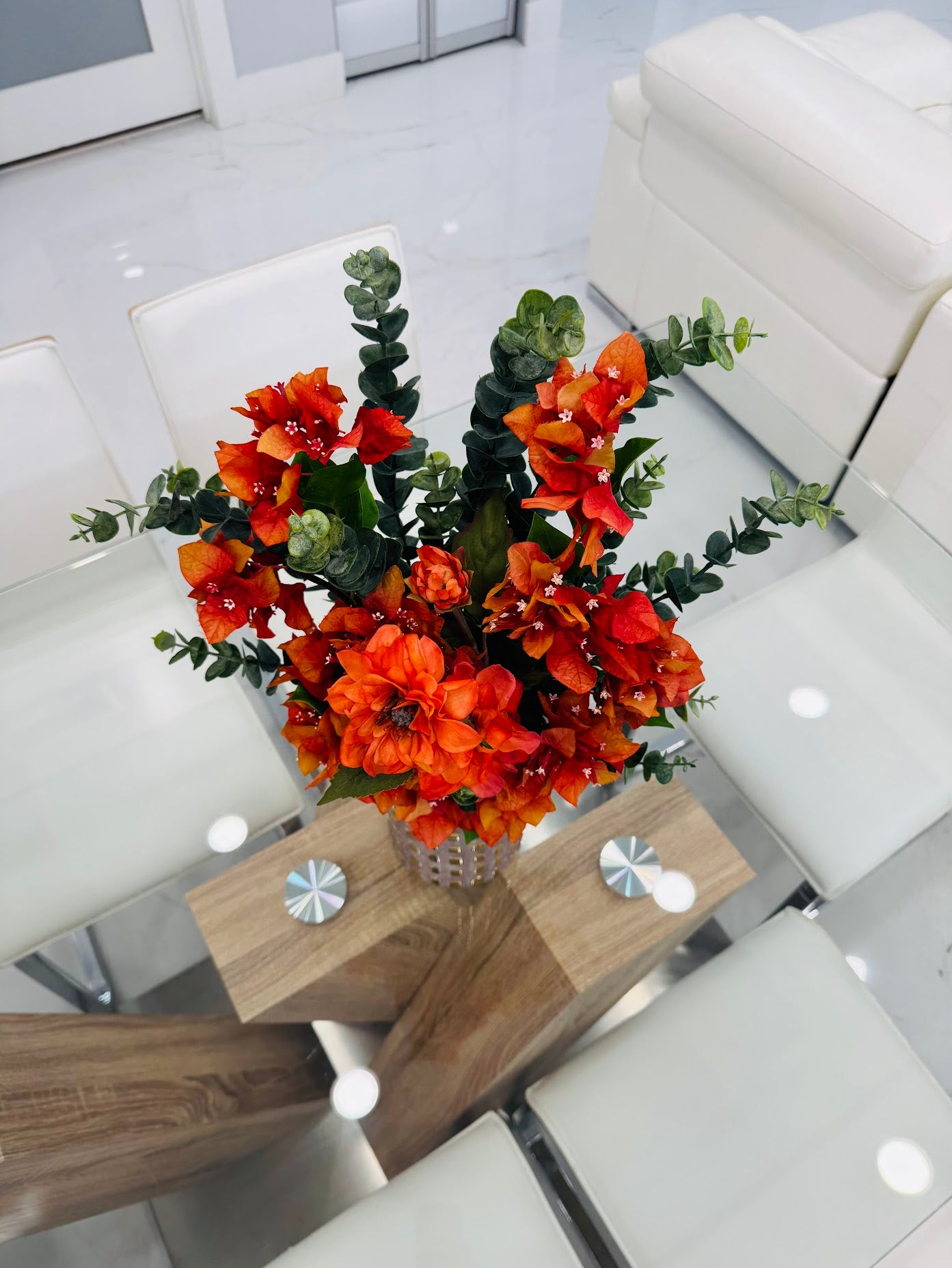 SET AUTUMN FLORAL ARRANGEMENT IN DECORATIVE GOLD CERAMIC VASE