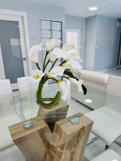 WHITE CALLA LILY ARRANGEMENT IN MODERN GLASS VASE