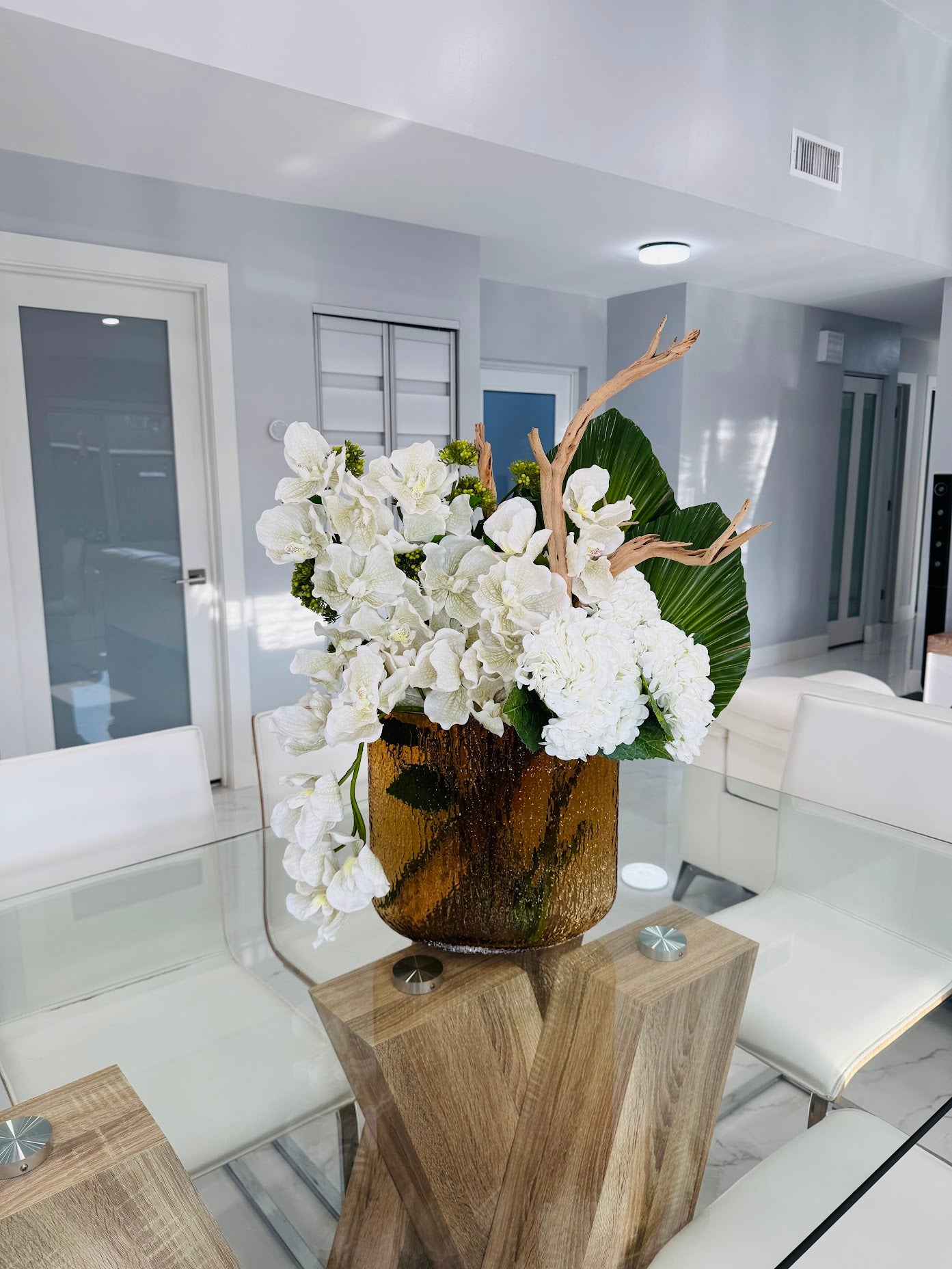 MIX BOUQUET IN AMBER VASE