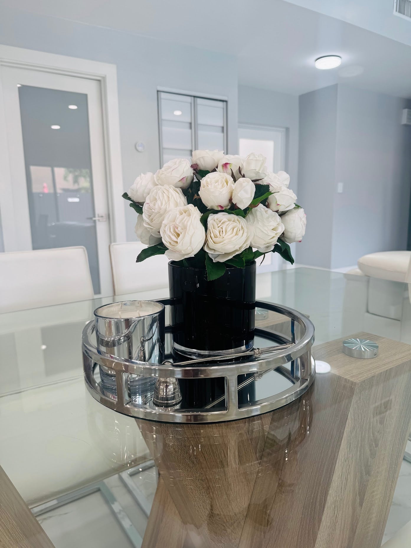 REAL TOUCH ROSES IN BLACK GLASS VASE