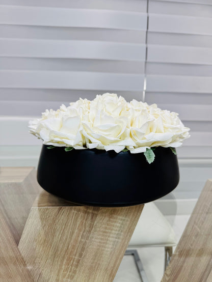 ROSES IN CERAMIC BLACK VASE