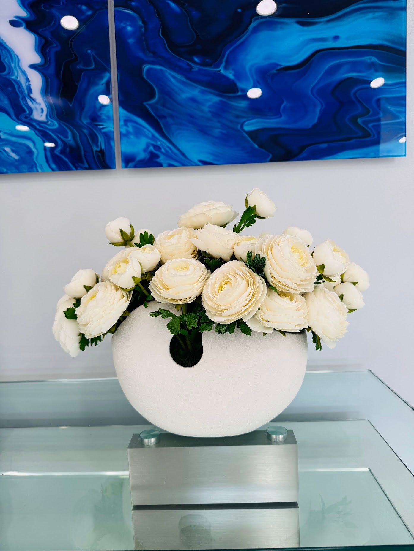 RANUNCULUS IN CERAMIC CREAM VASE