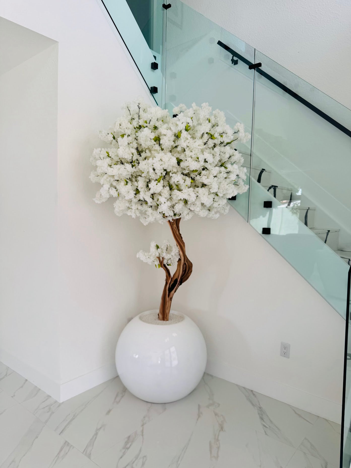 CHERRY BLOSSOM TREE IN GLOSSY WHITE GLOBE BASE