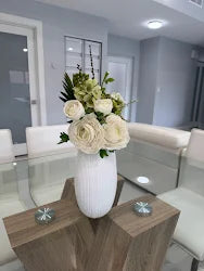 ELEGANT GREEN & WHITE FLORAL ARRANGEMENT