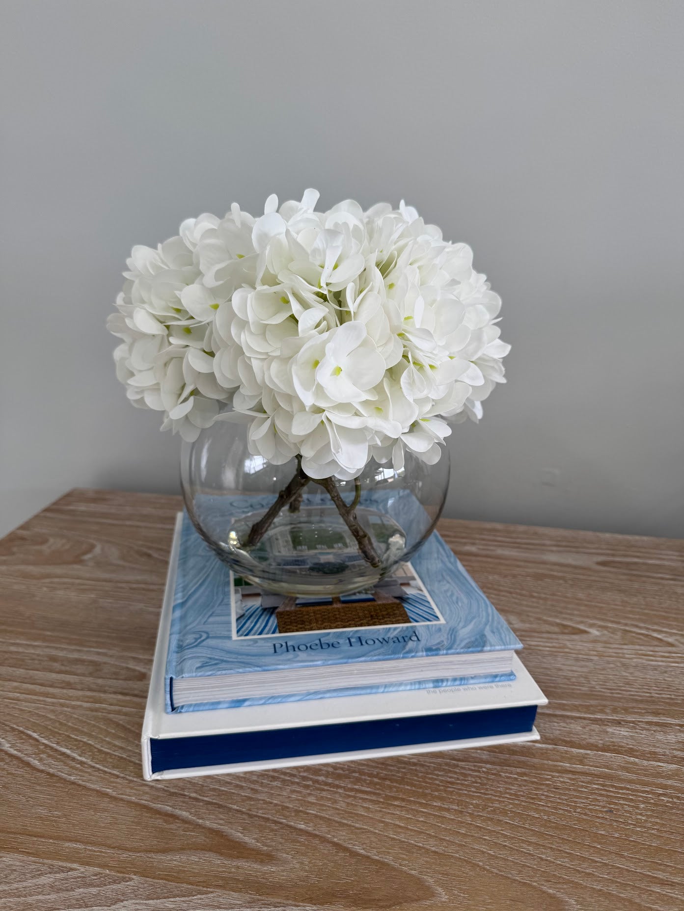 ELEGANT WHITE HYDRANGEA ARRANGEMENT