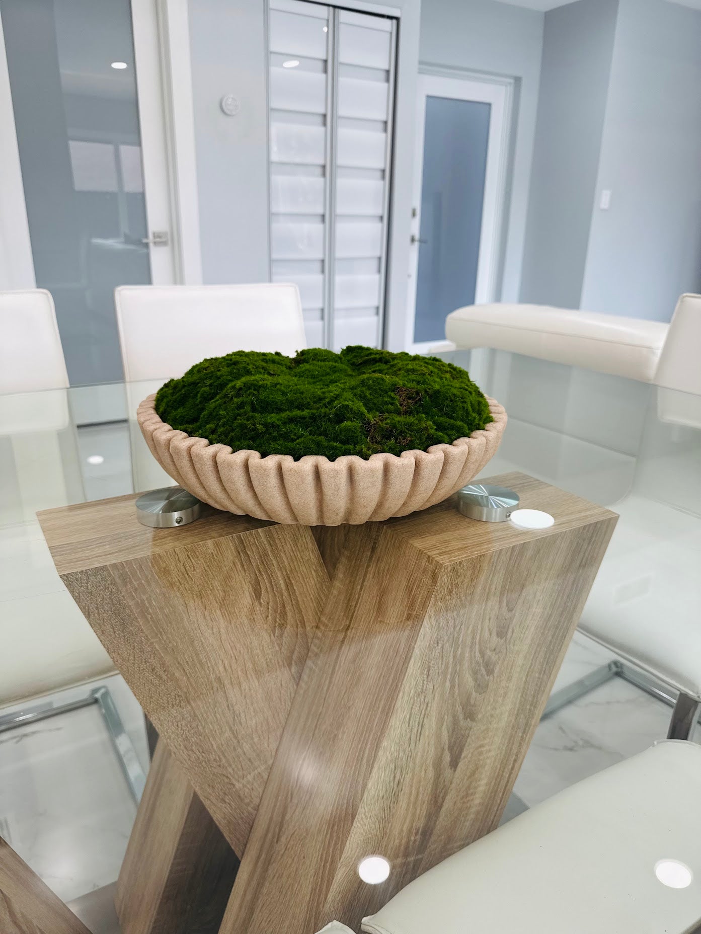 LUXURY ARTIFICIAL MOSS BOWL CENTERPIECE IN TEXTURED BEIGE BOWL