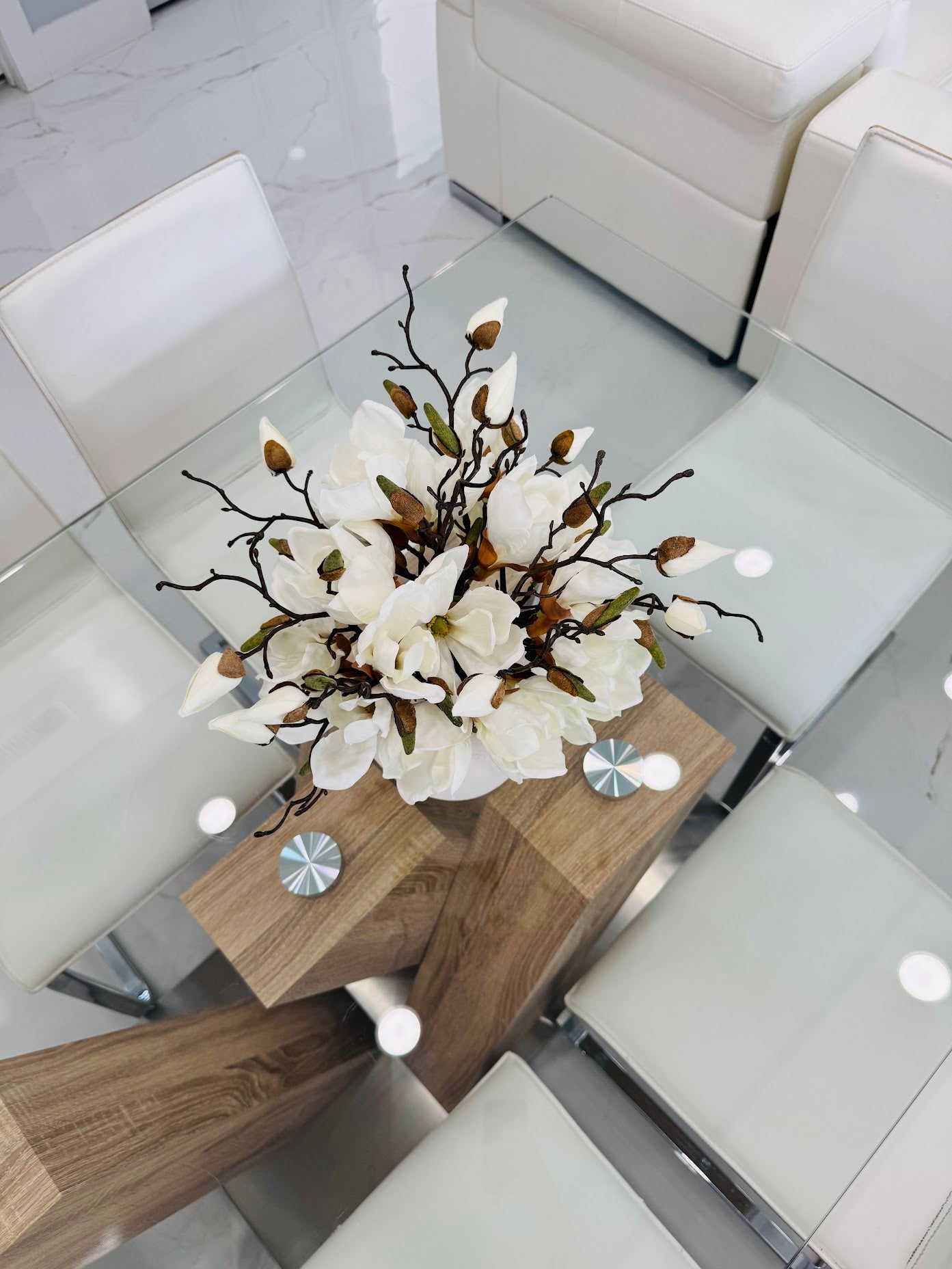 CERAMIC VASE WITH MAGNOLIAS