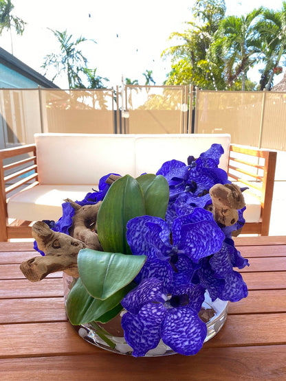 BOWL WITH ORCHIDS AND WOOD